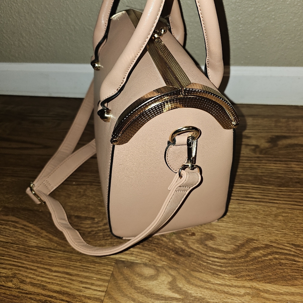 Elegant PEACH COLOR Satchel With Letters - Picture 4 of 10